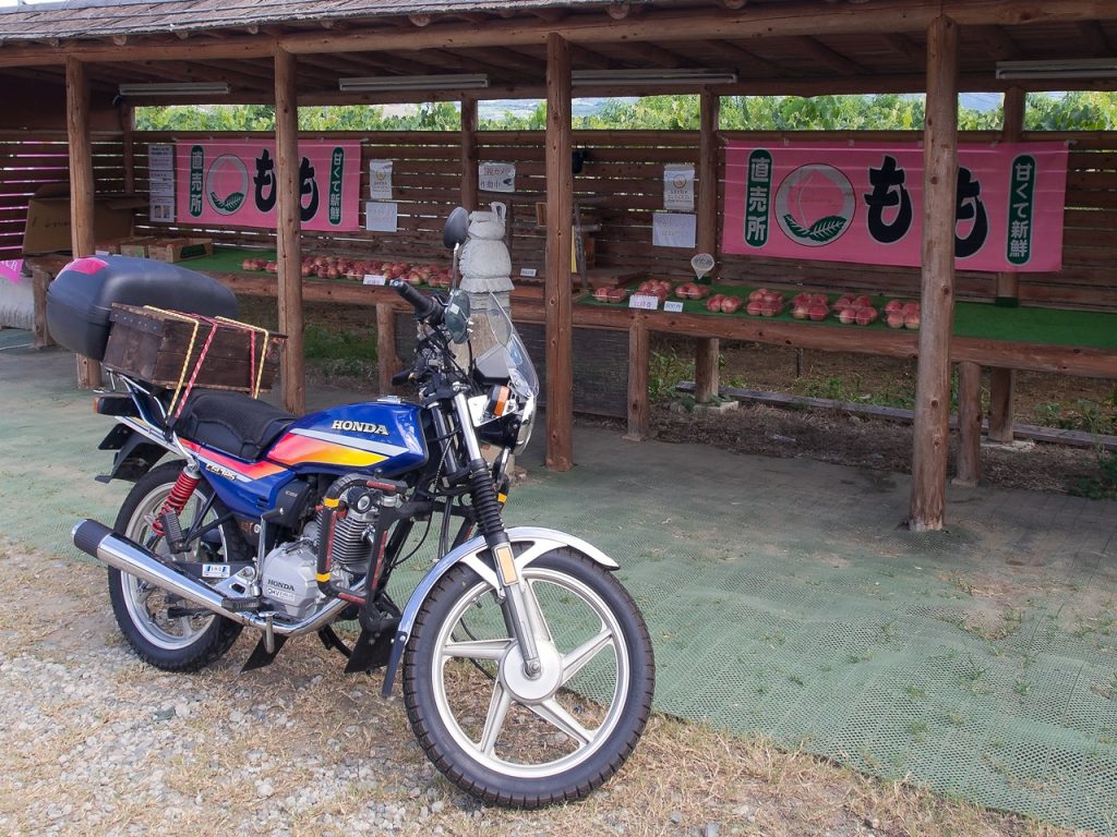 もも直売所とCGL125